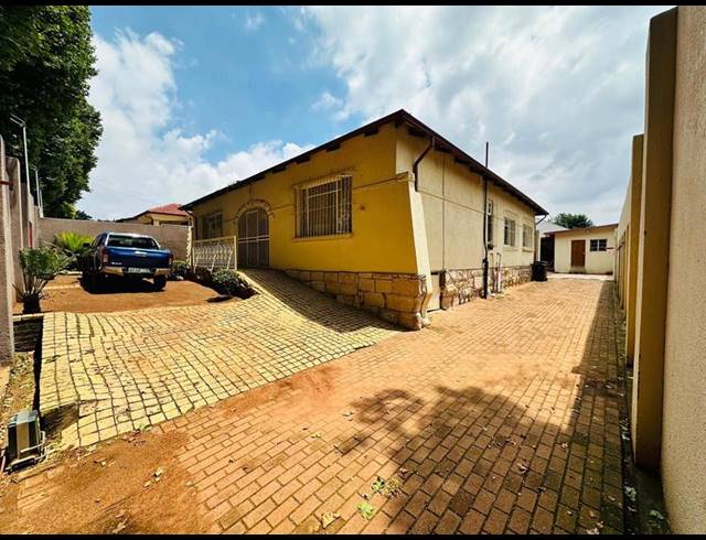 4 BEDROOM HOUSE FOR SALE IN KENSINGTON